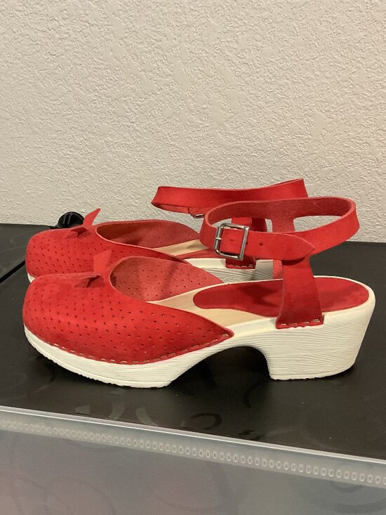 calou stockholm Shoes - Red Suede Ankle-Strap Platform Sandals